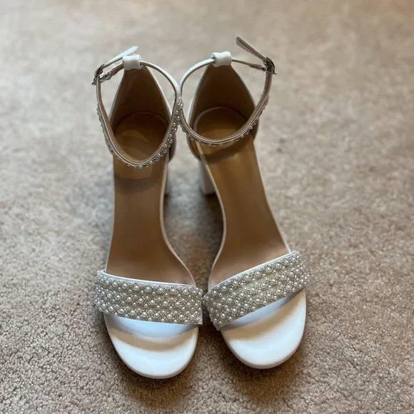 3” White pearl wedding heels - Picture 3 of 4